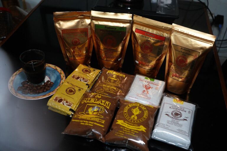 Griya Kopi Kaspandi yang Melegenda di Kota Pasuruan Berdiri Sejak Tahun 1940 – Ramapati FM Kota Pasuruan