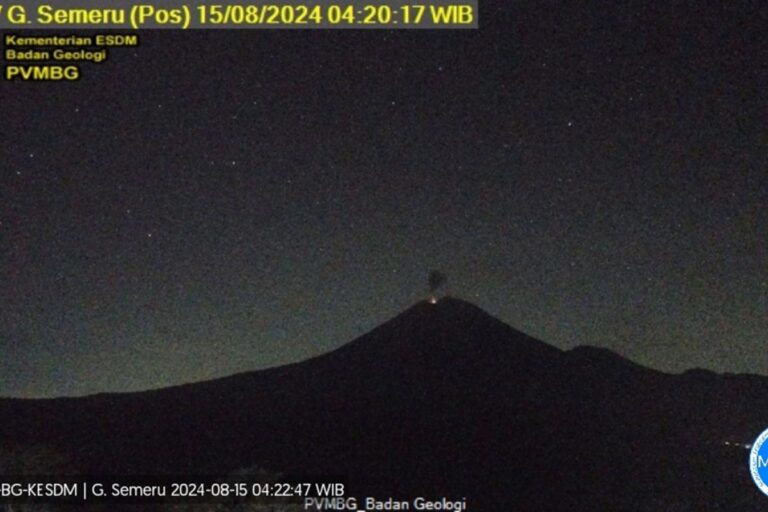 Semeru erupsi selama 153 detik