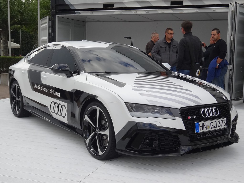 IAA 2015: Audi RS7 Sportback "Mengemudi dengan Pilot"