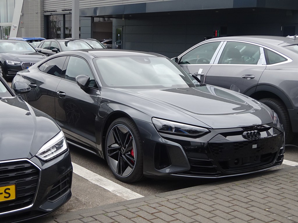 Audi RS e-tron GT 2021