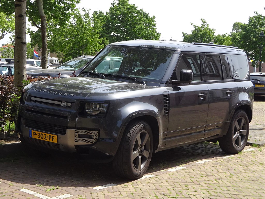 Pembela Land Rover 2022