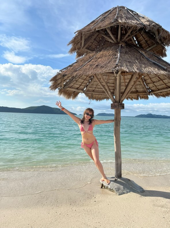 Cora O'Mara digantung di pohon di Thailand