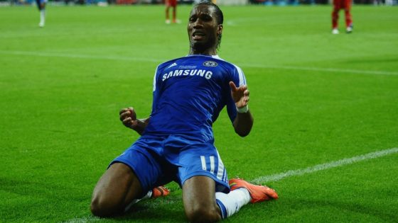 Legenda Chelsea Didier Drogba melakukan selebrasi lutut ikoniknya