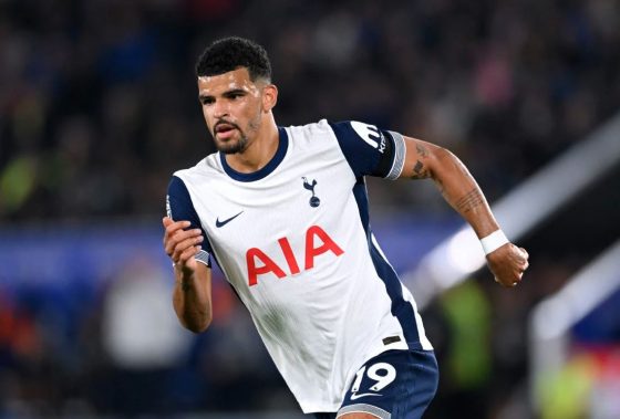Dominic Solanke berlari saat bermain untuk Tottenham Hotspur