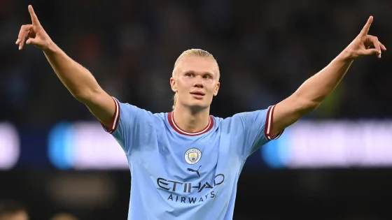Erling Haaland merayakannya setelah mencetak gol pada 2022-23