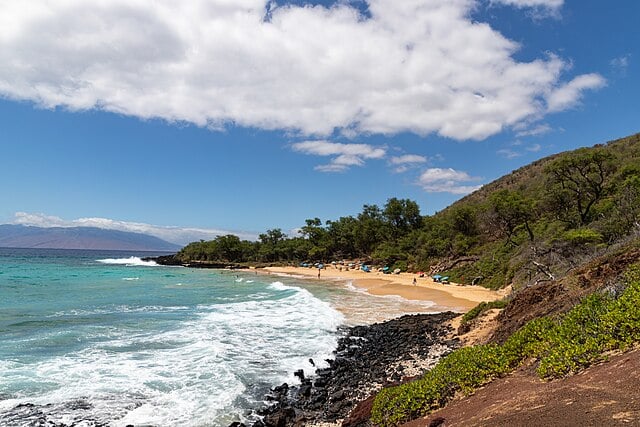 Hawaii_Maui_Makena_Little_Beach_bay
