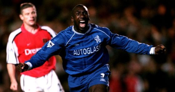 Jimmy Floyd Hasselbaink merayakan golnya setelah mencetak gol untuk Chelsea