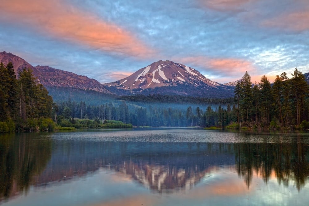 Taman Nasional Vulkanik Lassen - salah satu taman nasional terindah di California