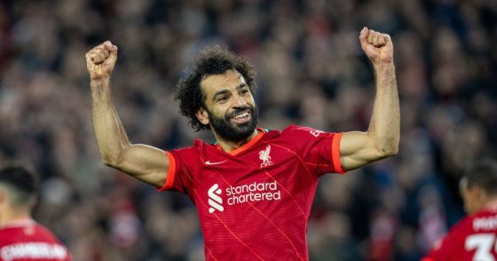 Bintang Liverpool Mohamed Salah merayakan setelah mencetak gol