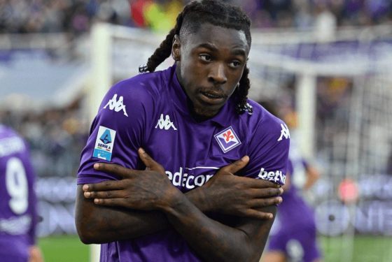 Moise Kean merayakan setelah mencetak gol untuk Fiorentina