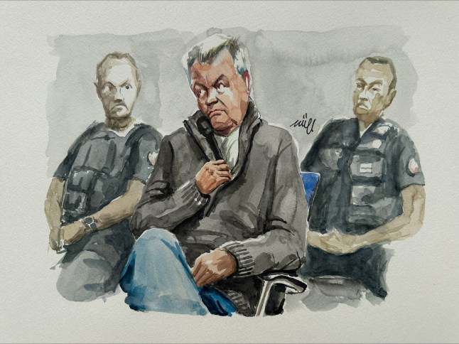 Dominique Pelicot, qui aurait drogué et violé sa femme Gisèle Pelicot, apparaît lors de son procès avec 50 coaccusés au palais de justice d'Avignon, France, le 17 septembre 2024, dans ce croquis de salle d'audience. REUTERS/ZZIIGG AUCUNE REVENTE. PAS D'ARCHIVES.