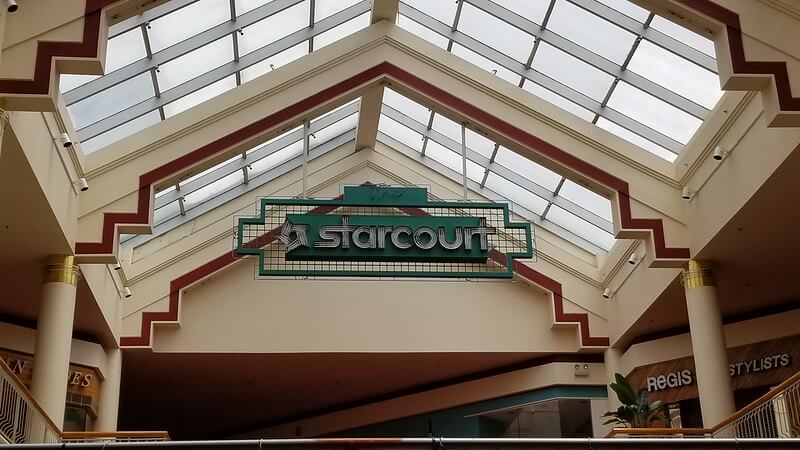 Pusat Perbelanjaan Starcourt