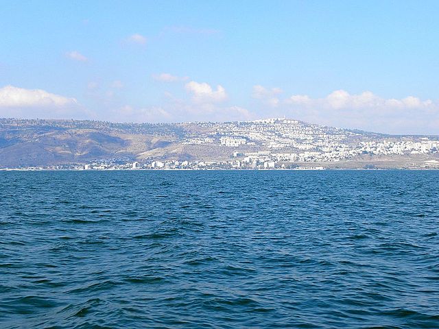 Tiberias dari Laut Galilea