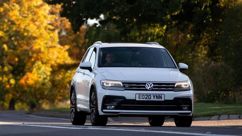 Volkswagen Tiguan putih generasi kedua