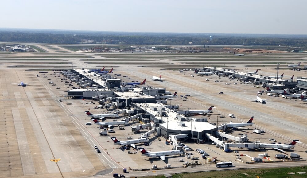 seberapa besar bandara internasional atlanta dalam mil