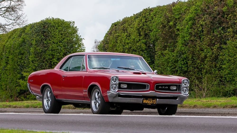 1966 Pontiac GTO merah