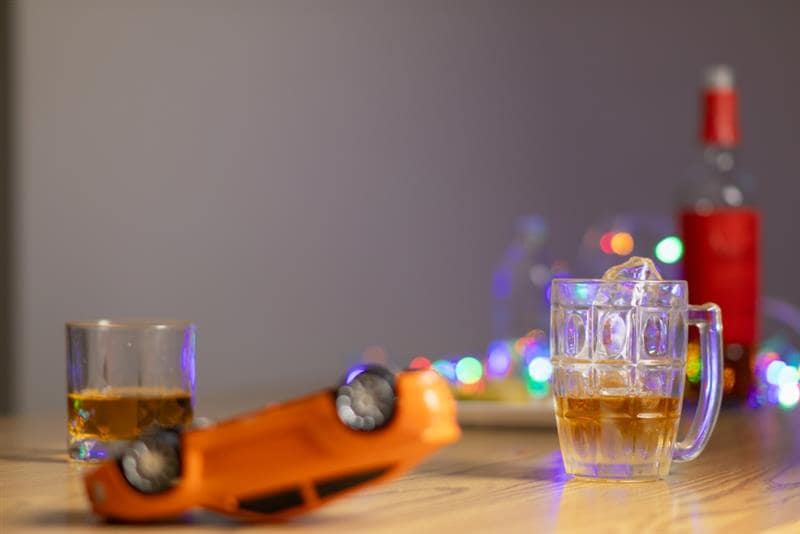 Mari kita uraikan perbedaan antara OVI (Operating a Vehicle Under the Influence) dan DUI (Driving Under the Influence). Baca untuk mencari tahu.