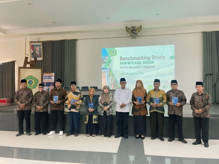 Ratusan Kepala Madrasah di Gresik Kunjungi MTs Almaarif 01 Singosari, Lakukan  Benchmarking